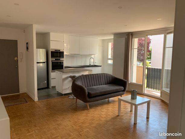 Disponible á partir dû, 01/05/2025 a Clayes sous Bois centre ville - Appartement entièrement rénové situé au 1ère étage sans ascenseur