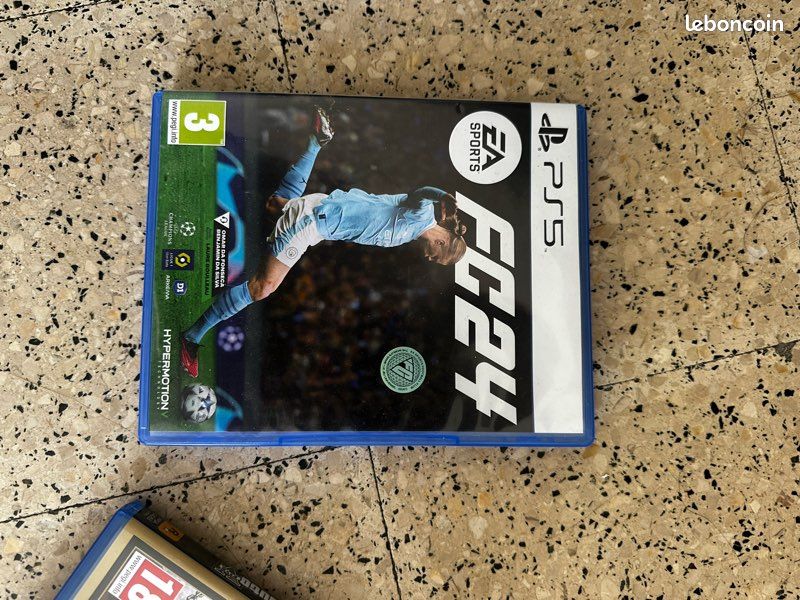 Ps5 avec jeu fifa 24 et gta5 (image 2)