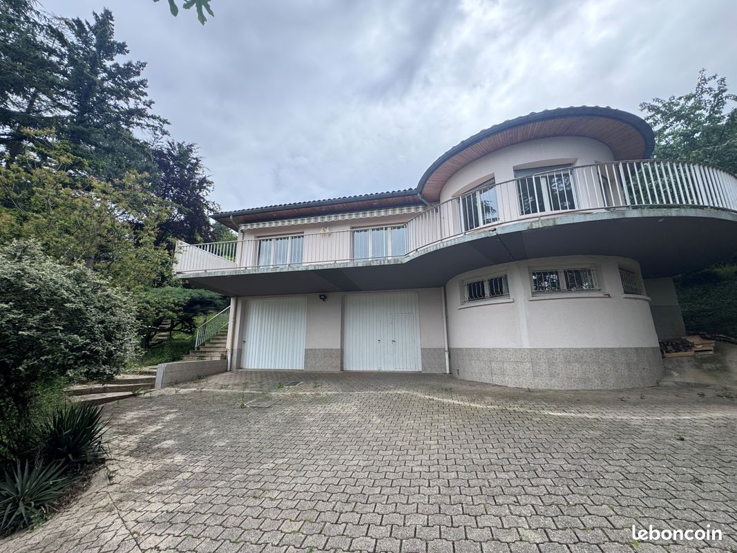 Maison 6 pièces 219 m² · à Saint-Didier-au-Mont-d'Or · 219 m² · 2 050 €