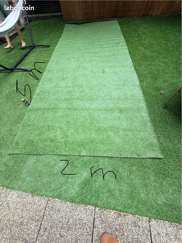 Gazon synthétique, agrafe et geotextile (image 2)