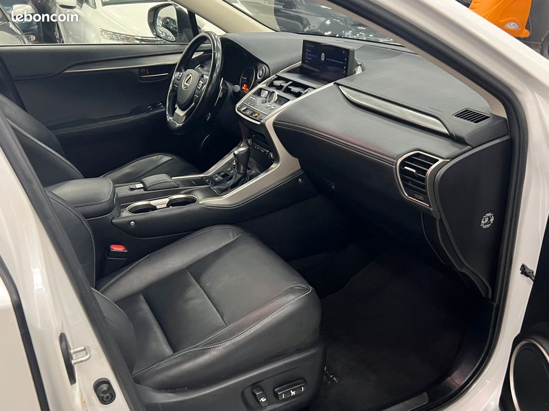 Lexus NX300H 300h 4WD Luxe / Financement possible (image 12)