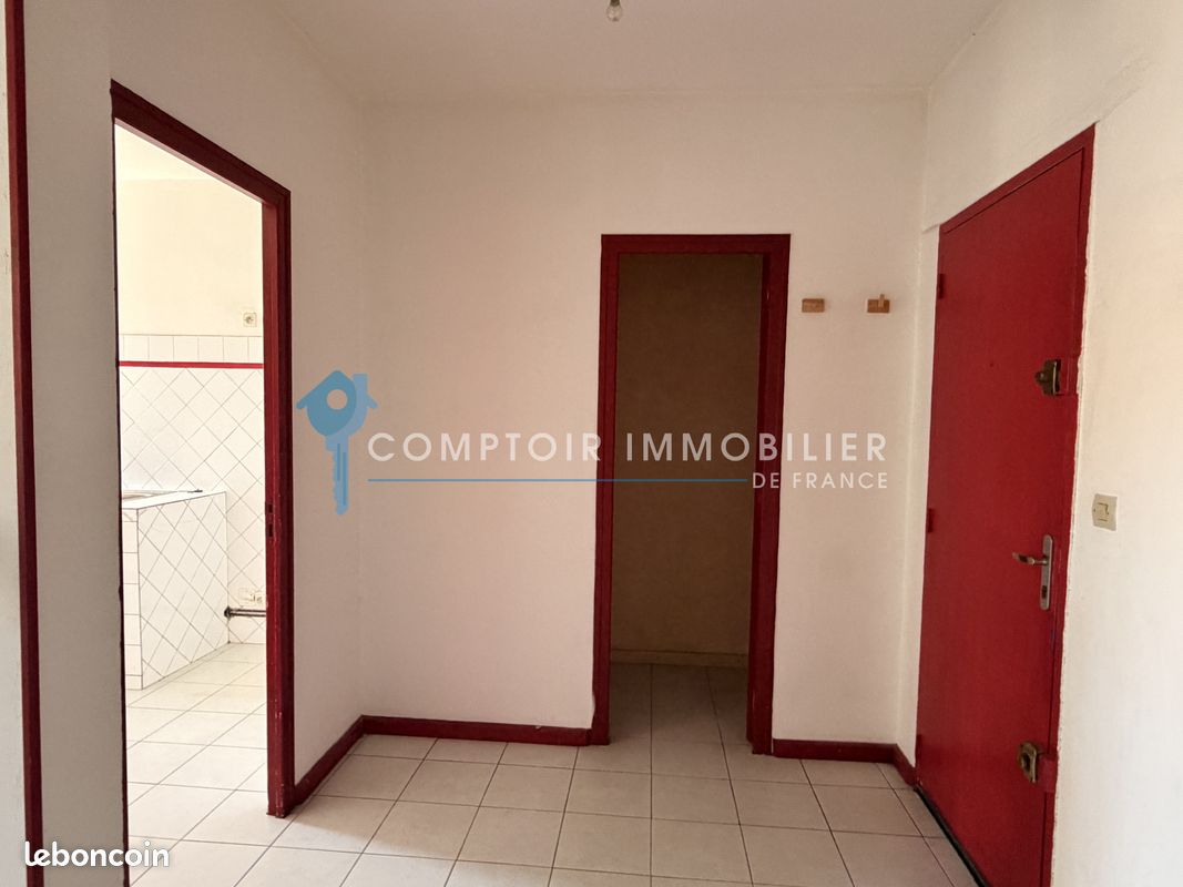 Appartement 3 pièces 92 m² · à Châteaurenard · 92 m² · 700 €/mois