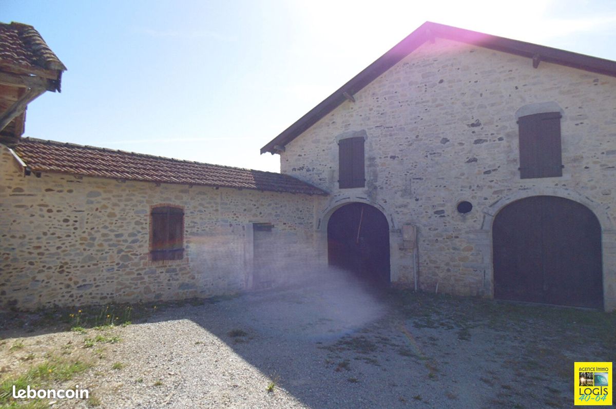Maison 7 pièces 194 m² · à Saint-Étienne-d'Orthe · 194 m² · 451 000 €