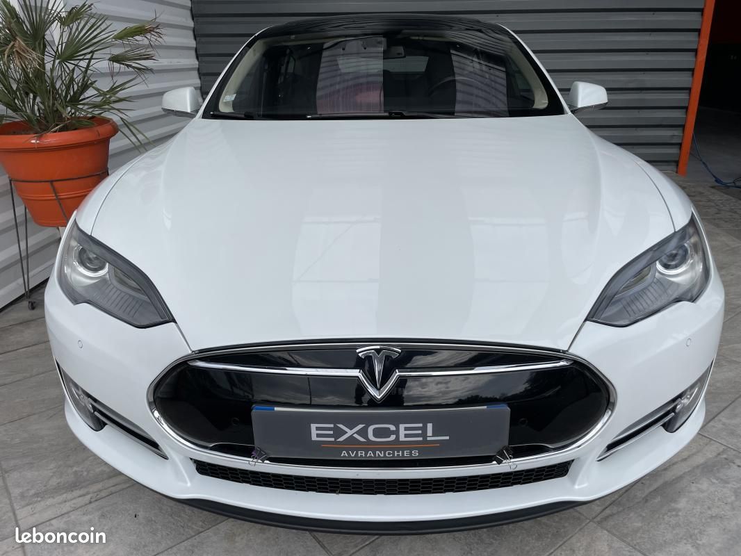 Tesla Model S 85 (image 2)