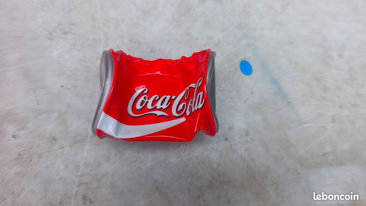 Porte-clés / porte-monnaie cannette Coca-Cola (image 1)