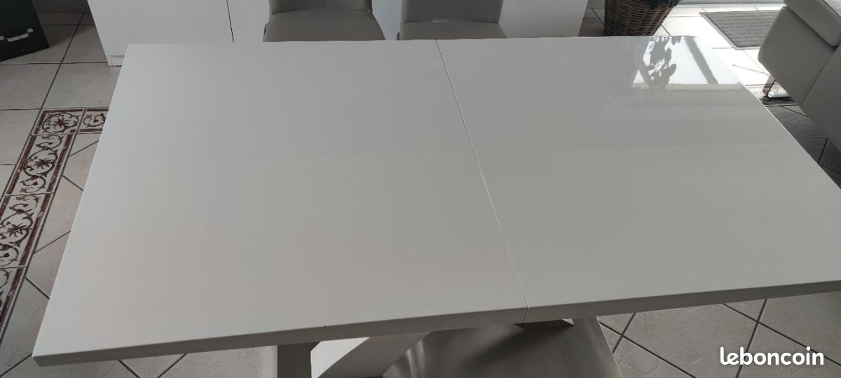 Table séjour (image 3)