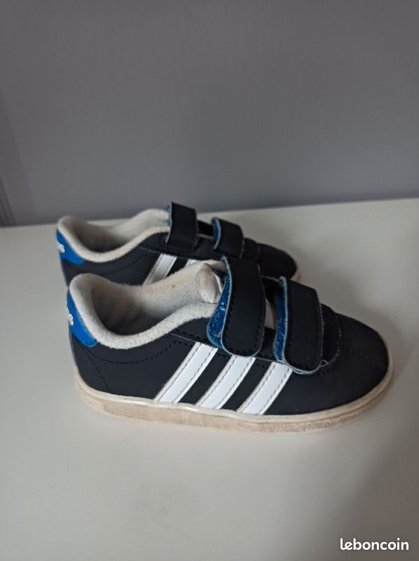 Baskets enfants Adidas pointure 21 (image 2)