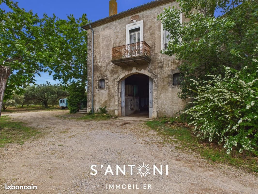 Maison 5 pièces 205 m² · à Neffiès · 205 m² · 735 000 €