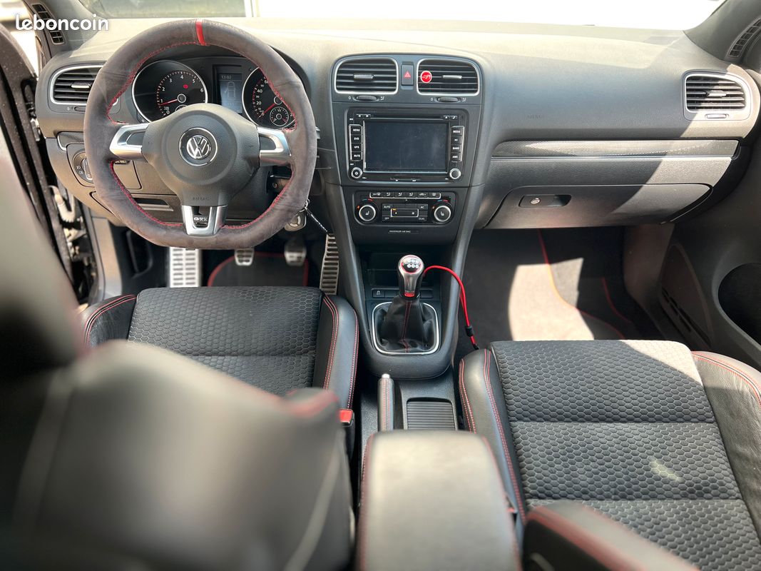 VOLKSWAGEN GOLF GTI 2.0 TSI 235ch EDITION 35 - Garantie 12 mois (image 10)