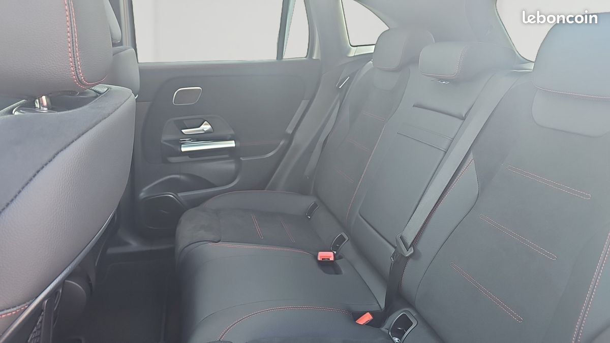 MERCEDES EQA 300 4Matic Business Edition Executive (image 12)