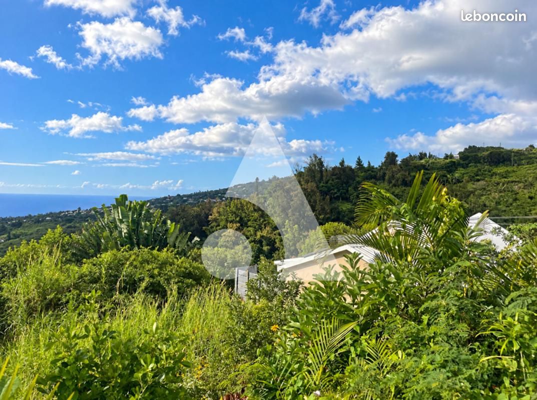 Terrain 950 m² · à Saint-Denis · 177 400 €