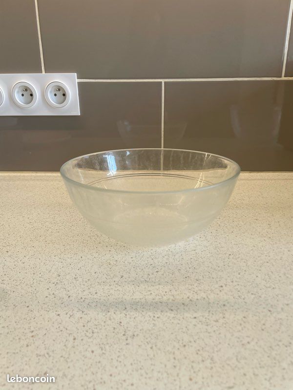 Saladier en verre (image 2)