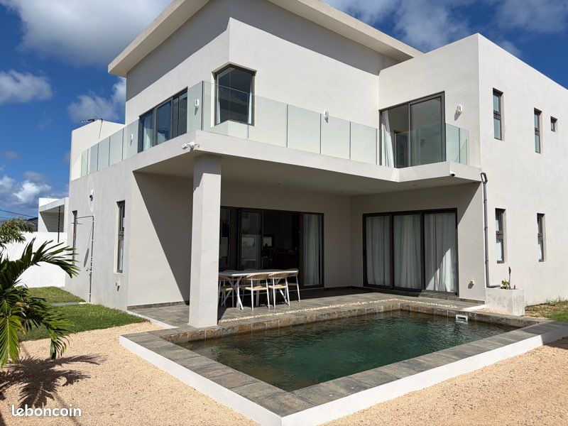 Maison 4 pièces 180 m² · à Antibes · 180 m² · 299 000 €