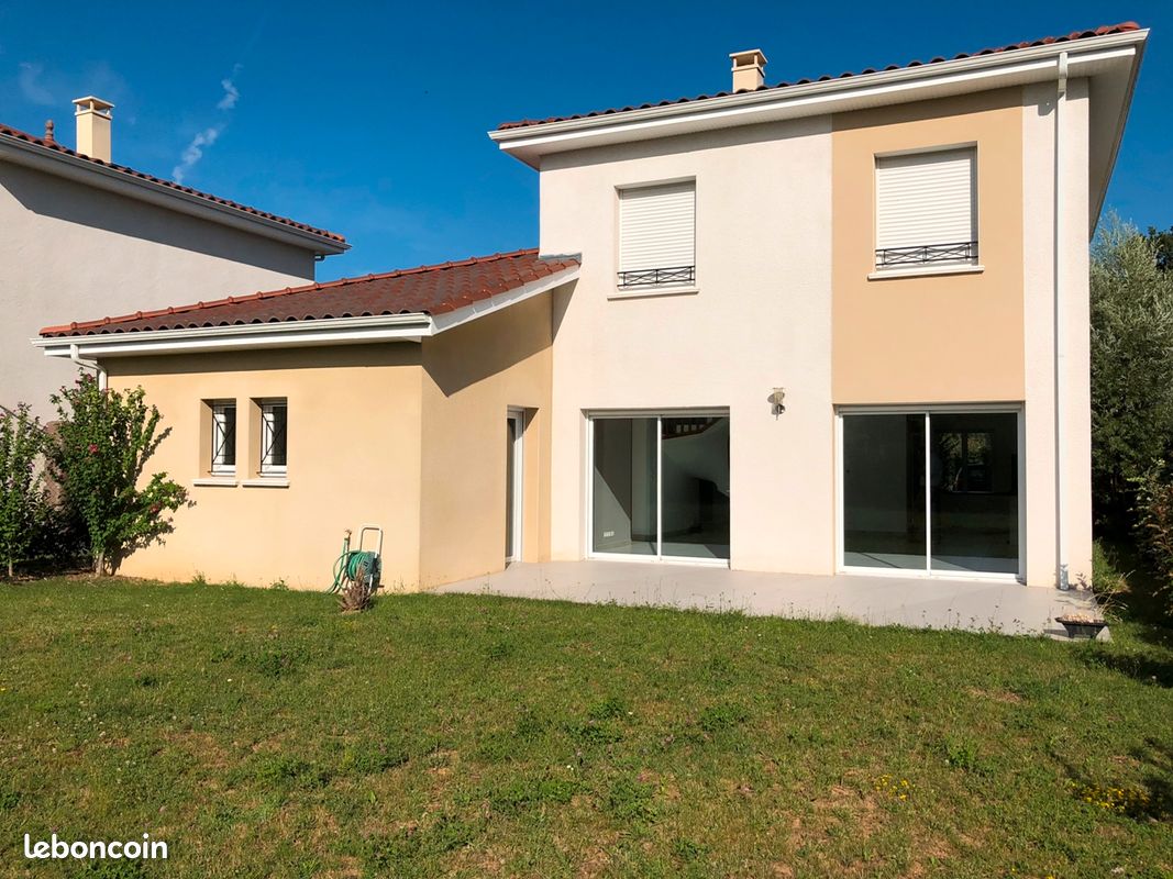 Maison 6 pièces 136 m² · à Grézieu-la-Varenne · 136 m² · 1 755 €