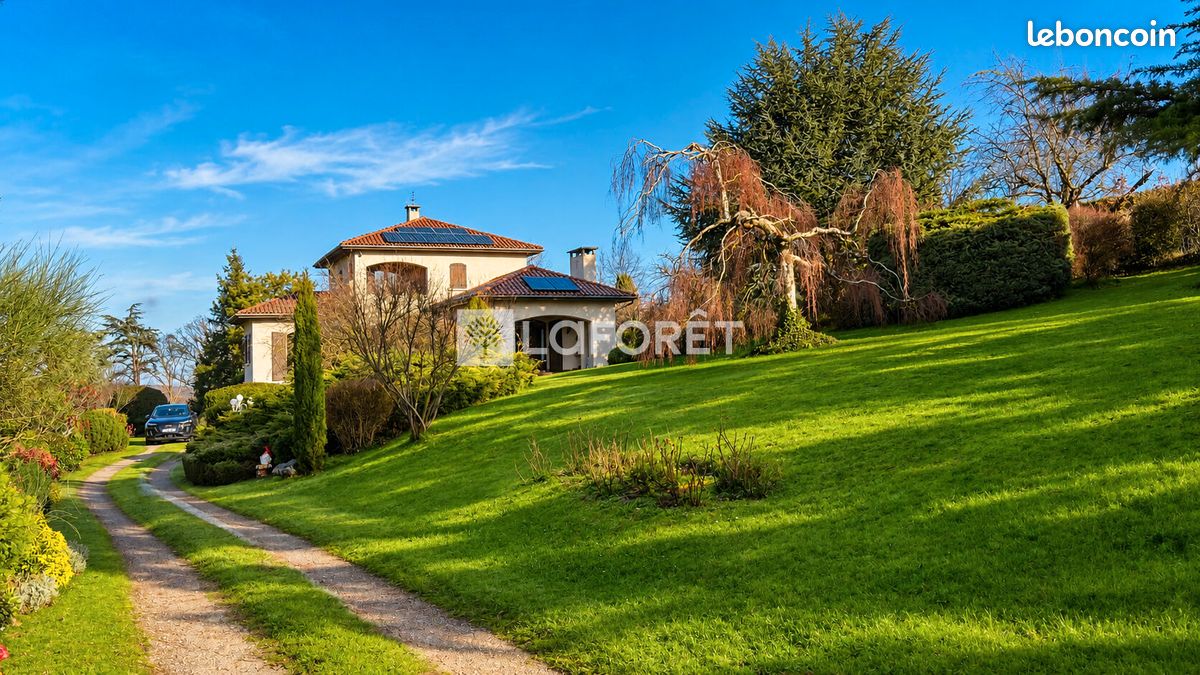 Maison 4 pièces 130 m² · à Éveux · 130 m² · 550 000 €