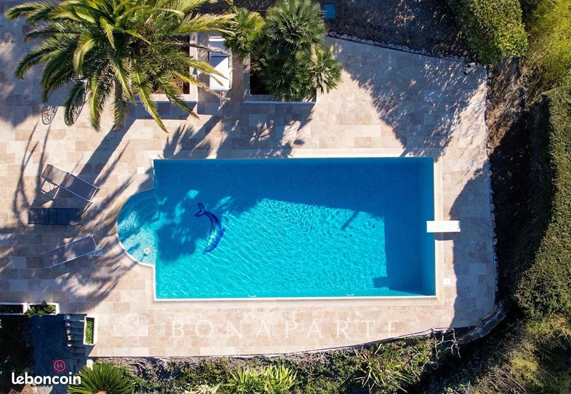 Maison 5 pièces 155 m² · à Fréjus · 155 m² · 945 000 €