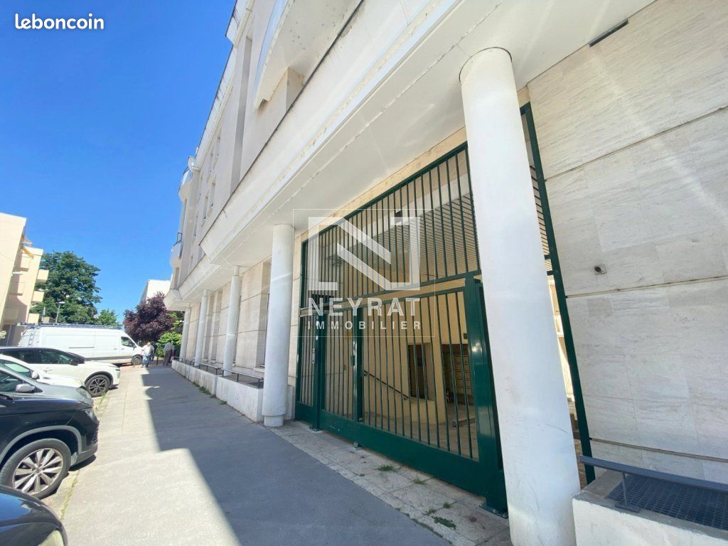 Parking 18 m² · à Dijon · 18 m² · 20 000 €