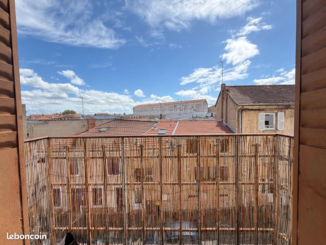 Appartement 3 pièces 81 m² · à Roanne · 81 m² · 65 000 €
