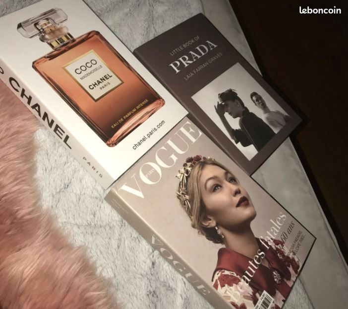 Faux Livres modernes pour décorations (image 1)