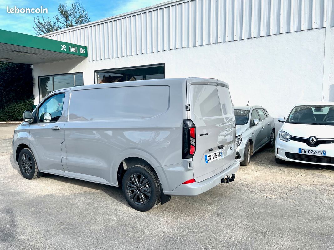Ford transit custom fourgon 320 l1h1 2.0 ecoblue 170 ch bva8 limited (image 2)