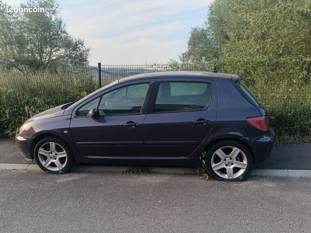 Voiture pour pièces (image 1)