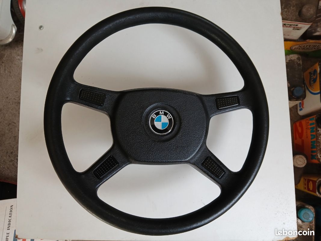 Volant BMW E30 (image 2)