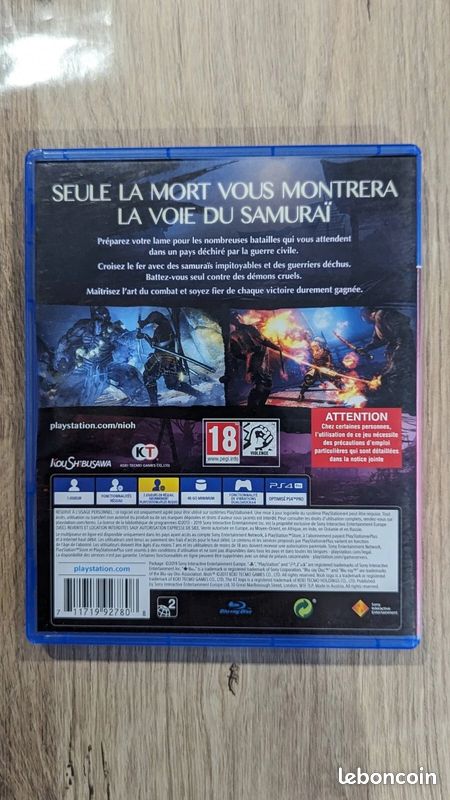 PS4 en très bon état – avec 2 manettes et boîte d’origine
