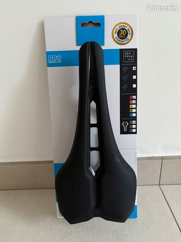 Selle PRO TURNIX 142mm Rails Crmo Noir