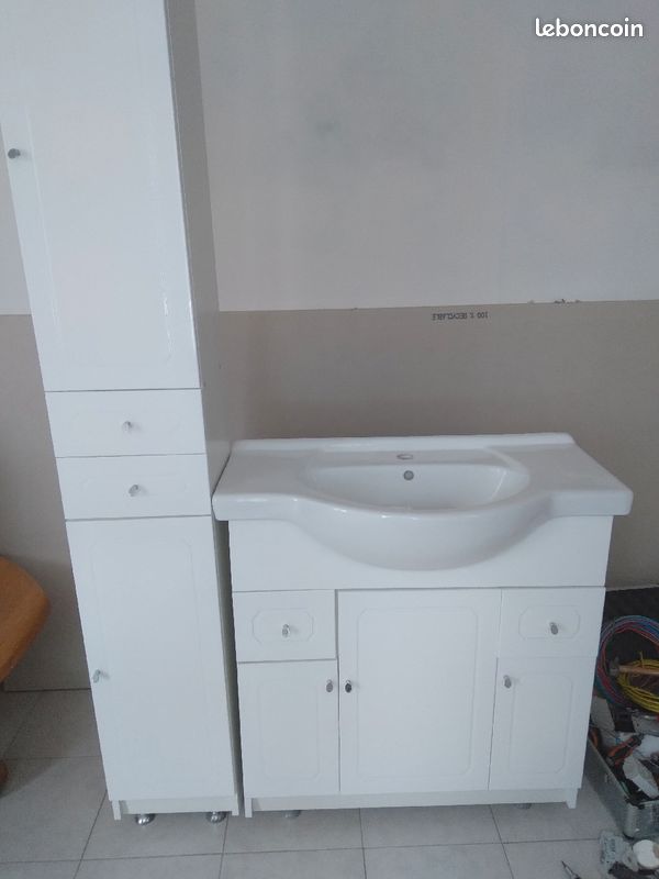 Meuble salle de bains en excellent (image 1)