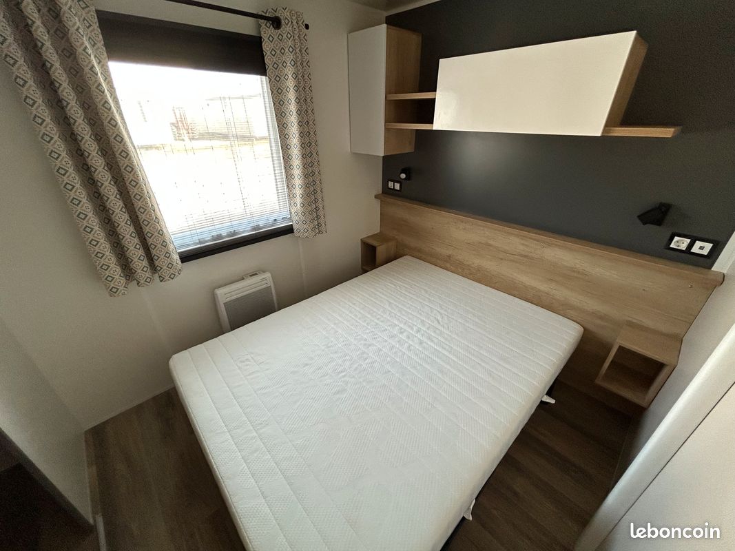 MOBIL HOME RAPID HOME BORA BORA 3CH (10M x 4M) CLIMATISATION, FOUR, STORES OCCULTANTS ET MOUSTIQUAIRES, ISOLATION RENFORCEE, VMC, FRIGO-CONGELATEUR 2 PORTES 262 LITRES BEKO NEUF (image 6)