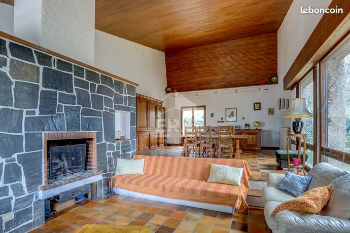 Maison 7 pièces 208 m²