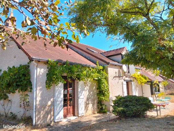 Longère avec jardin et piscine + 2ha4 de prés et bois DF-835-B