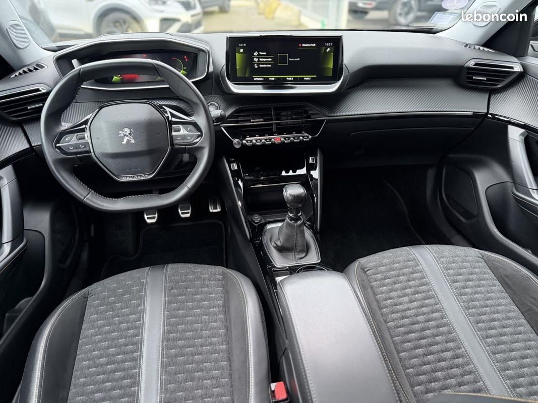 PEUGEOT 2008 1.2i PT S&S 130 Roadtrip (image 10)