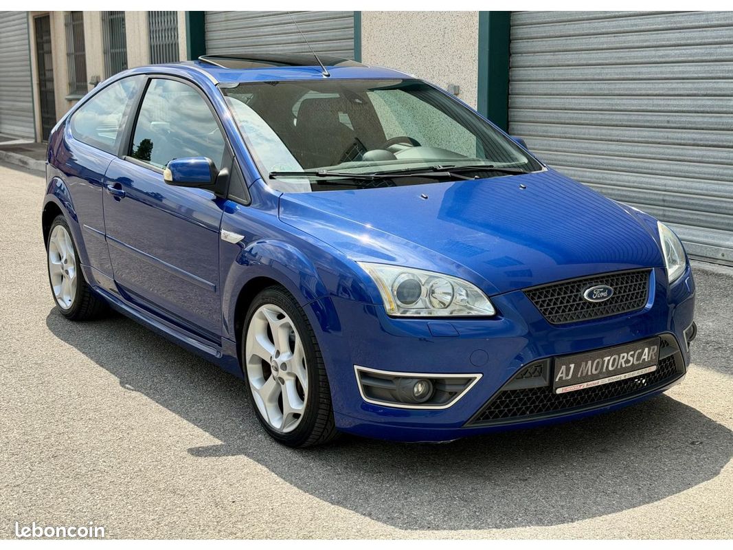 FORD FOCUS ST 2.5 225Ch MK2- Toit ouvrant - xénons - Première main (image 11)