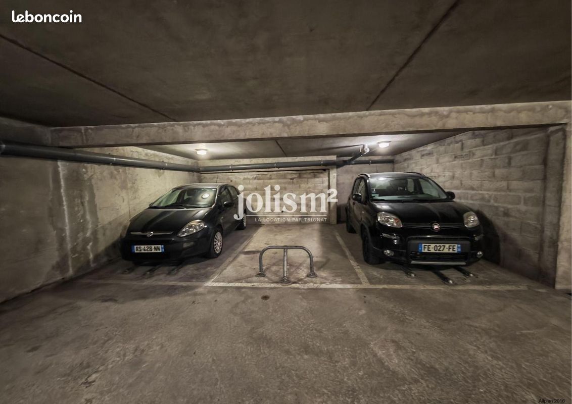 Parking 10 m² · à Grenoble · 10 m² · 72 €/mois