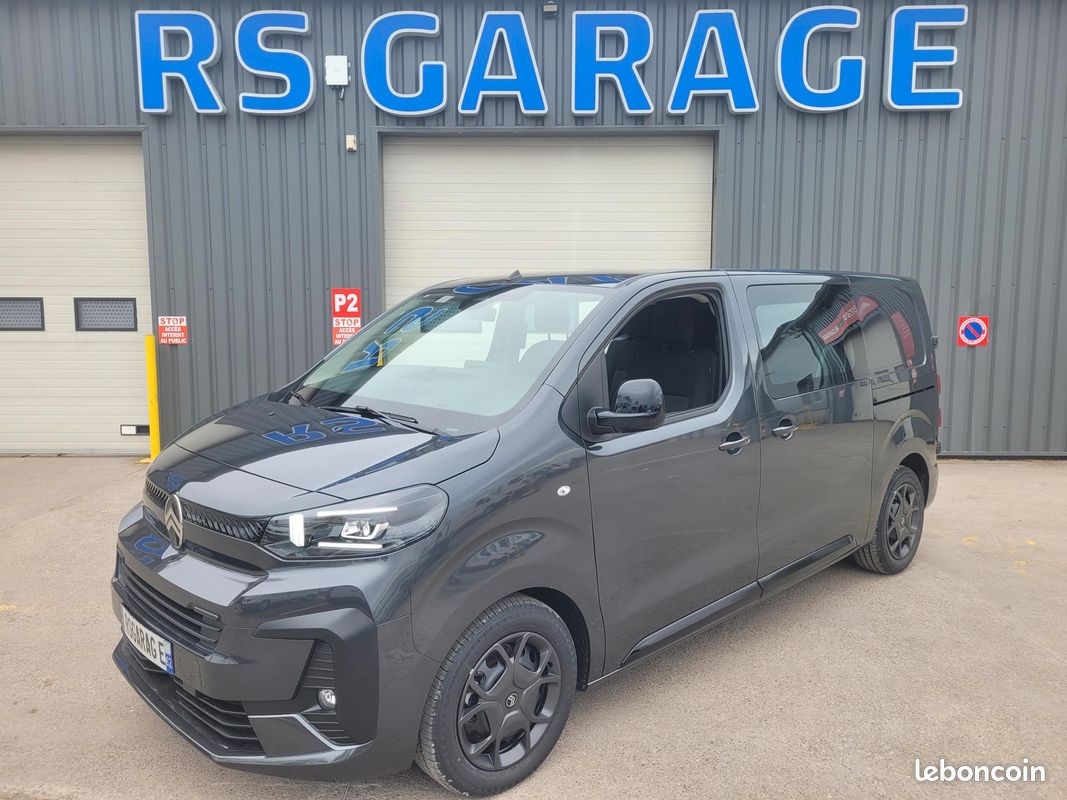 CITROEN JUMPY III Phase 2 VAN ( FOURGON ) STANDARD « M » 2.2 Blue HDI 180 EAT8 CABINE APPROFONDIE FIXE 05 PLACES NEUF avec HABILLAGE BOIS + CAMÉRA RECUL + PROJECTEURS FULL LED ( Prix Vente 31 990 HT ) (image 9)