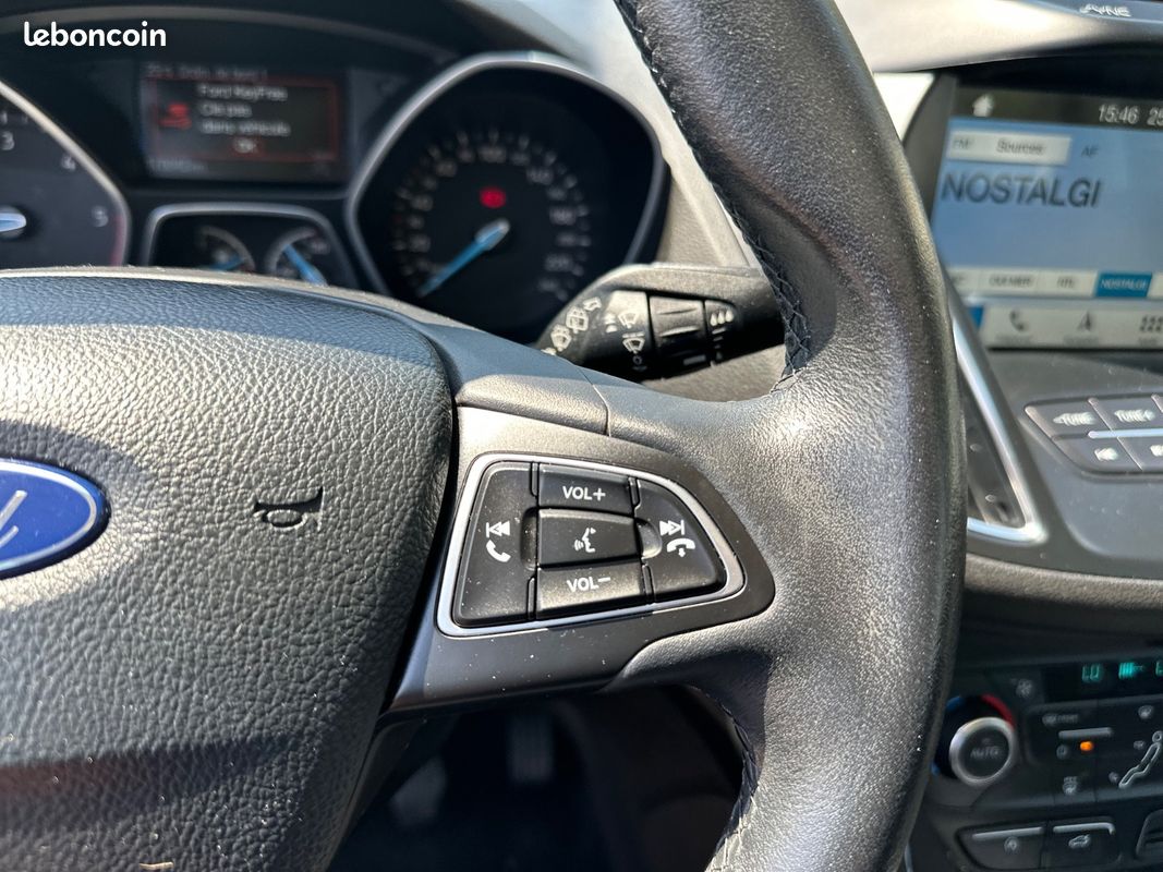 FORD C-Max Titanium 1.5 TDCi 120 cv {RADAR ARR - TOIT PANORAMIQUE} (image 22)