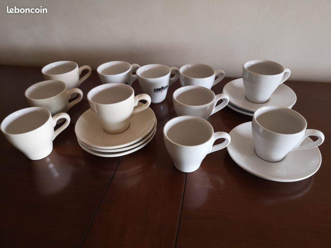 Lot de Tasses à café expresso (x11) et soucoupes (x9) (image 1)