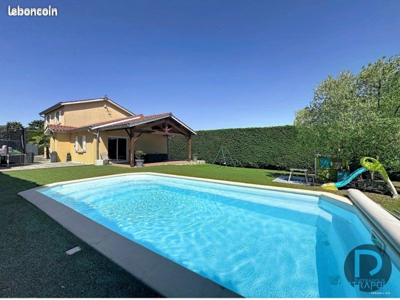 Maison 5 pièces 112 m² · à Vonnas · 112 m² · 320 000 €