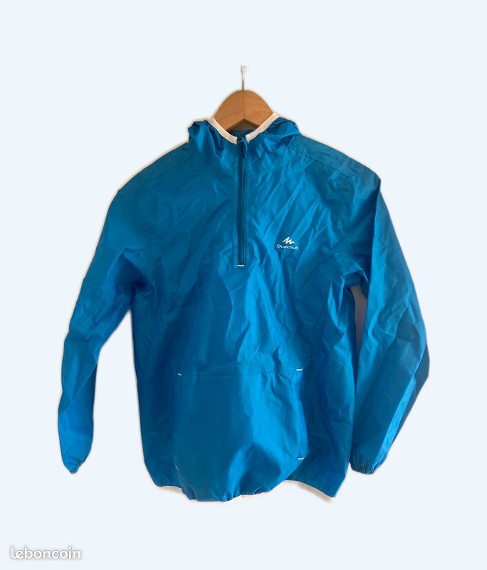 Veste de pluie type K-Way, marque décathlon Quechua (image 1)