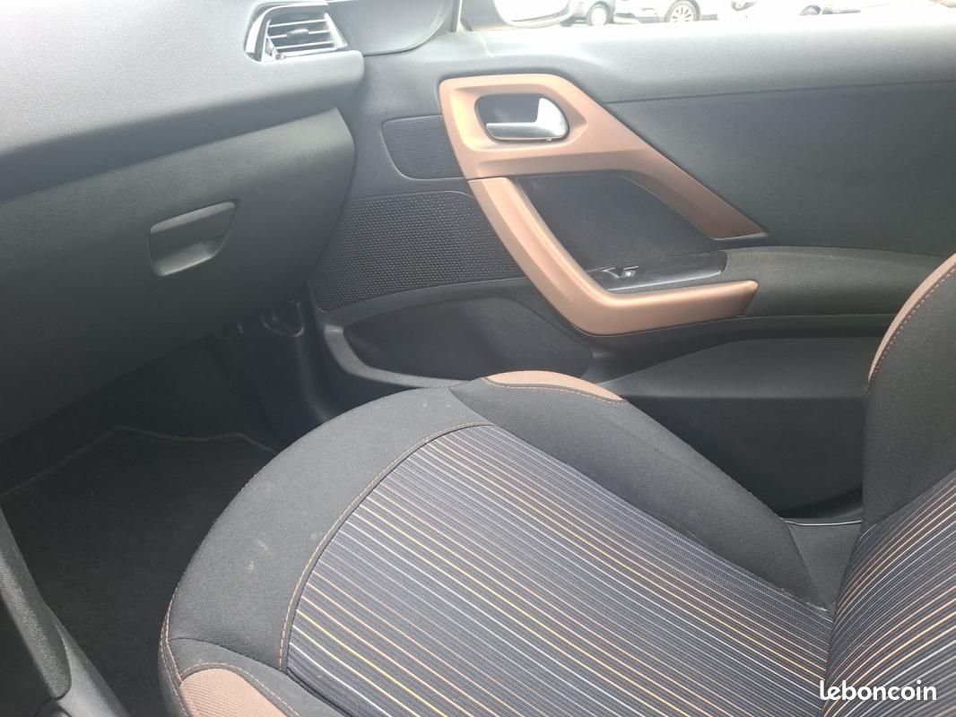 Peugeot 208 1.2 Vti 80 ch Urban Soul /Distri ok/Suivi complet entretiens/2eme main (image 31)