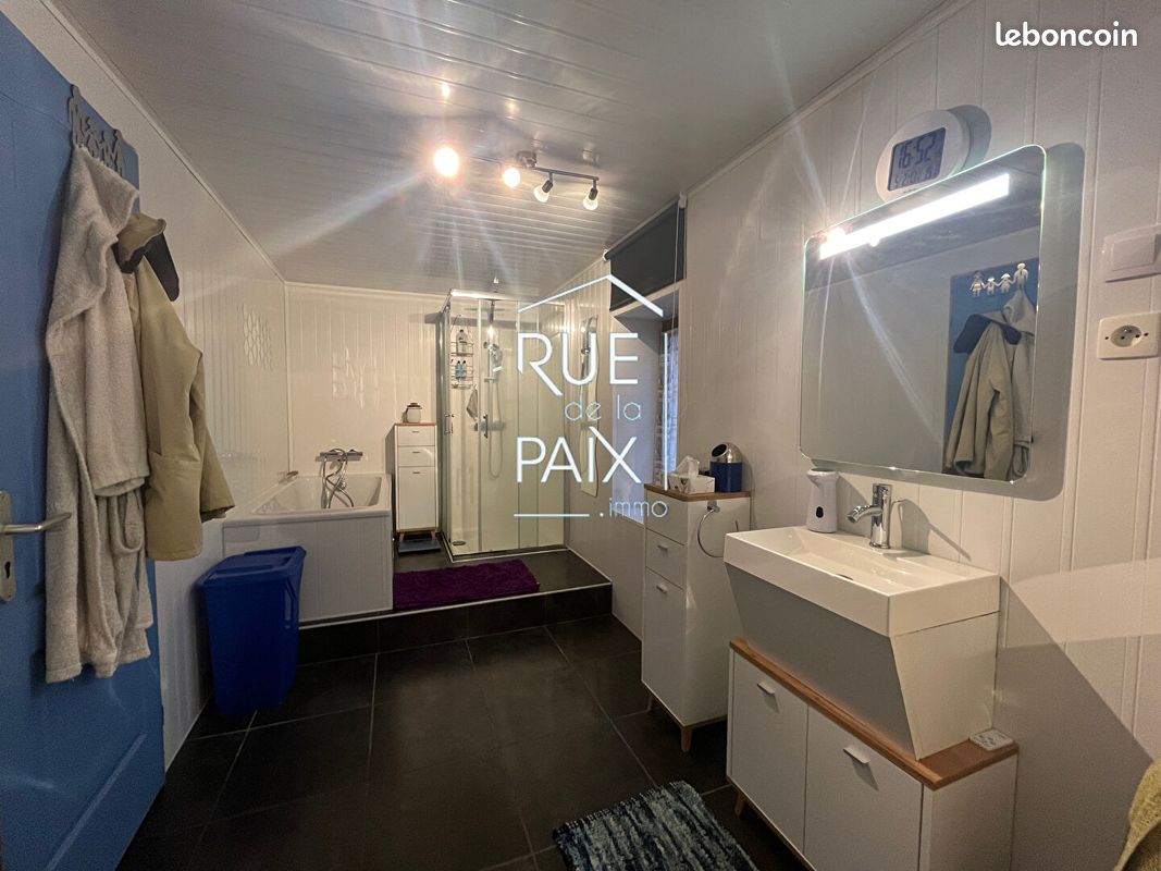 Maison 5 pièces 165 m² - Vouhé 79310 (image principale 3)