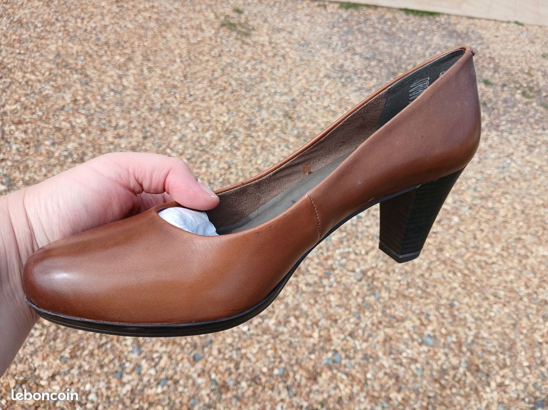 A vendre chaussure (image 1)