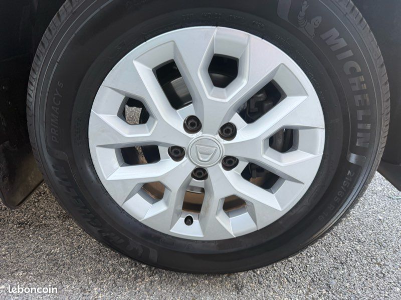 DACIA DUSTER 1.3 TCE 4x2 EDC6 150cv CONFORT / 1ERE MAIN / PACK OFF ROAD (image 12)