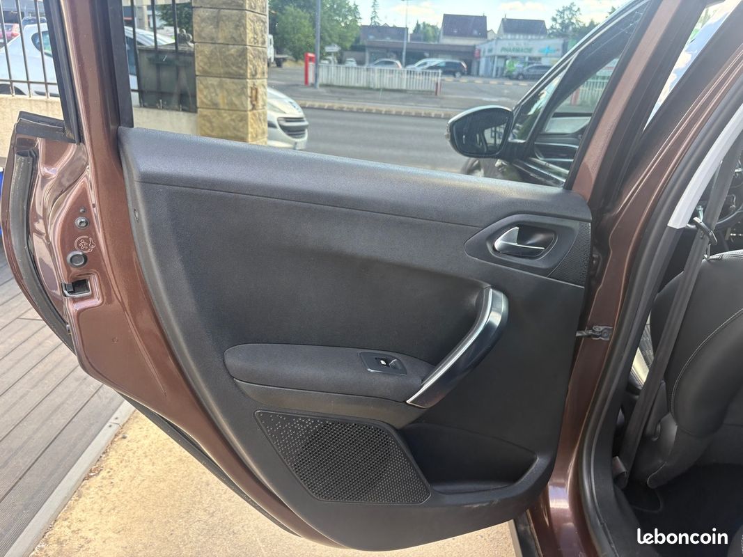 Peugeot 2008 1.6 e-hdi 92ch ETG6 BUSINESS (image 11)