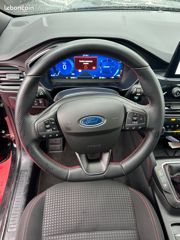 Ford Kuga 1.5 L Ecoblue 120 CH "ST Line" 1ère Main (image 5)