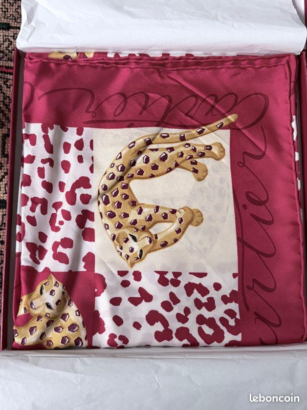 FOULARD CARRÉ CARTIER PANTHÈRE Soie 66cm VINTAGE 2002 | NEUF AVEC BOÎTE et DOCS (image 2)