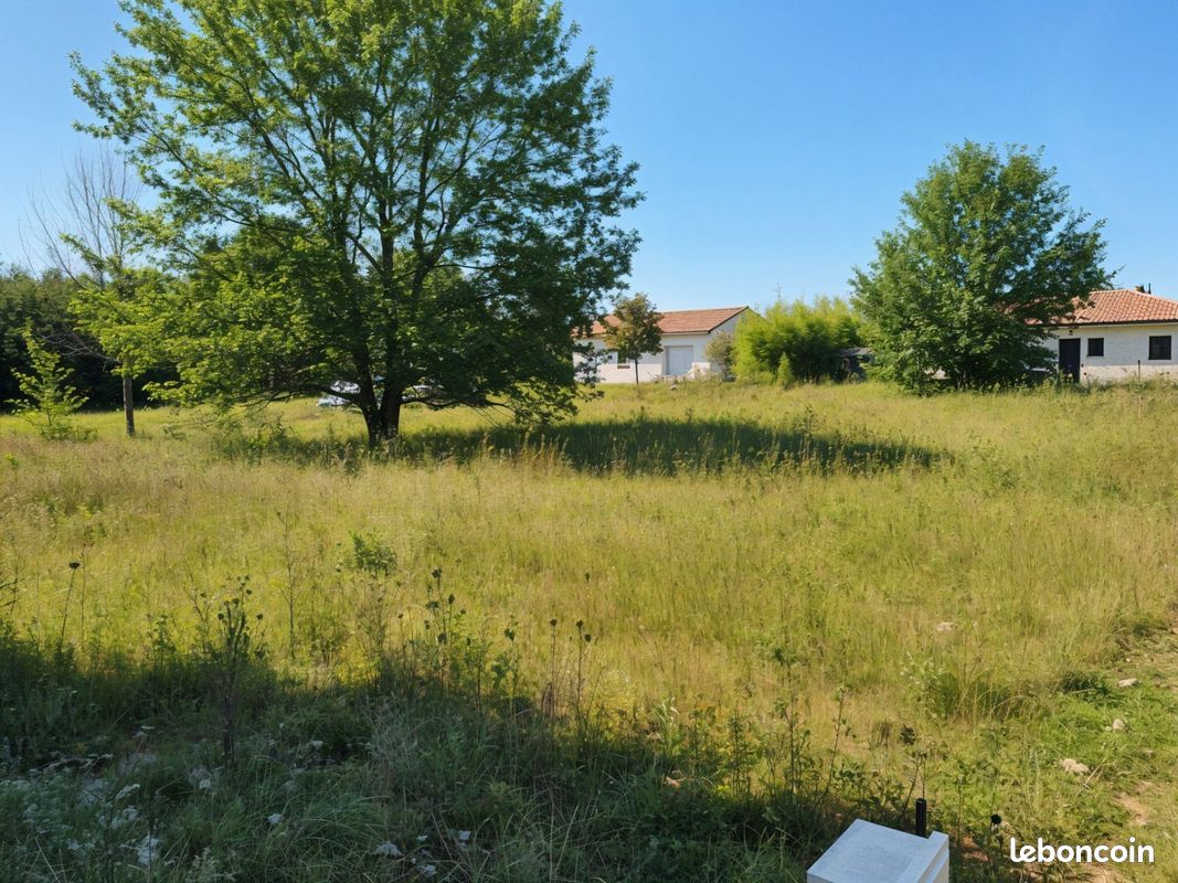 Terrain à bâtir de 492 m² à DIEUPENTALE (82) au prix de 56500 · 56 500 €