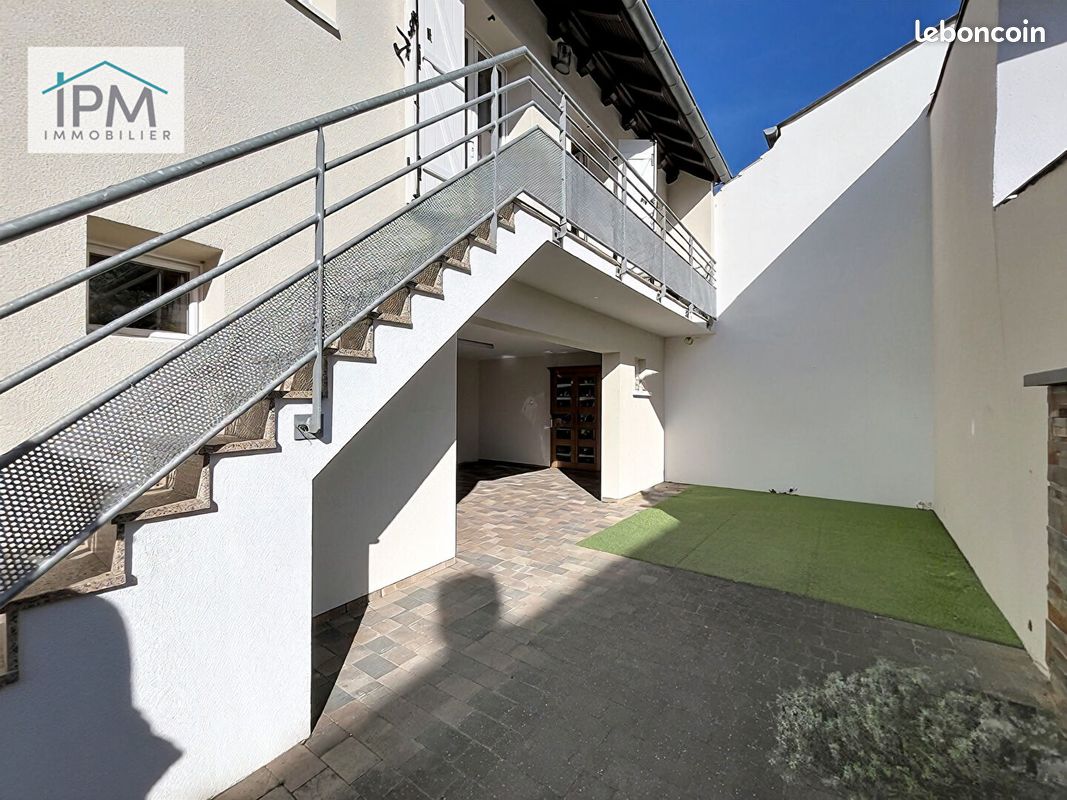 Maison 6 pièces 141 m² · à Geispolsheim · 141 m² · 399 000 €
