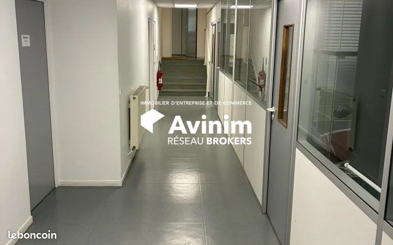 Entrepôt 1470 m² Buc (image 6)